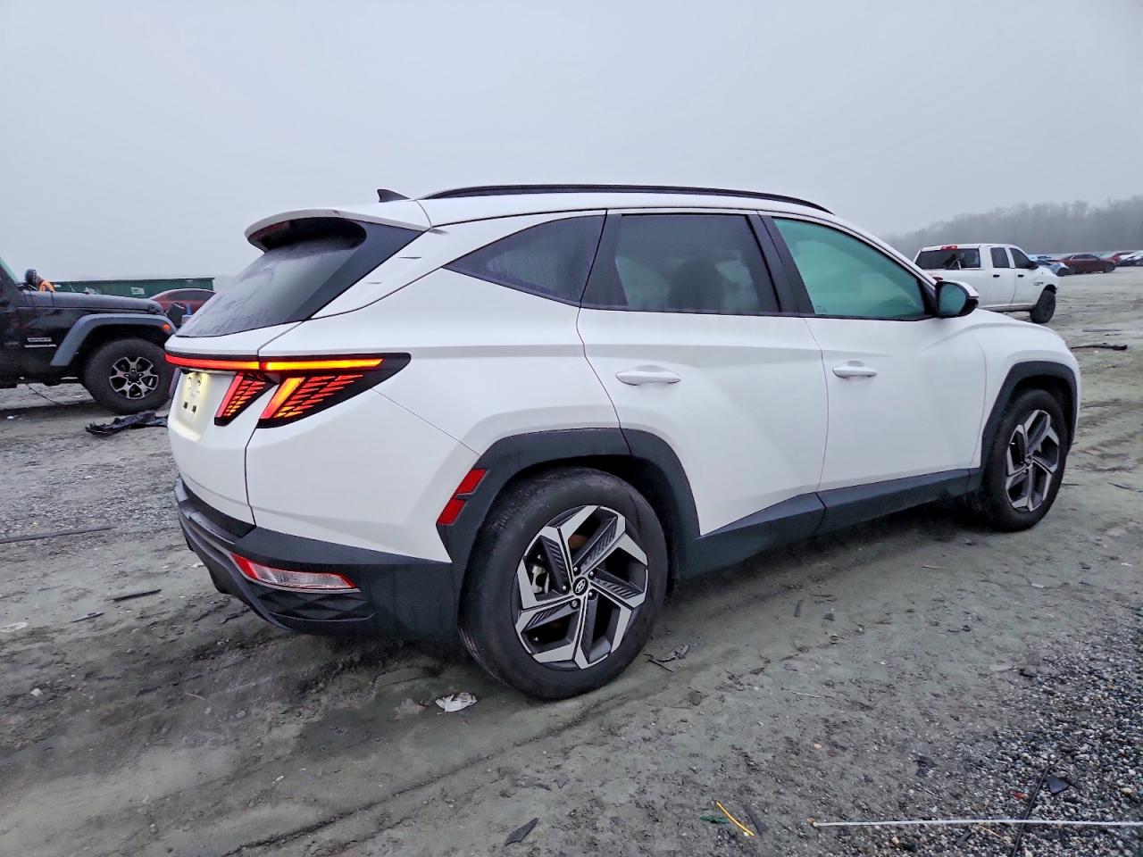 2024 HYUNDAI TUCSON SEL photo 3