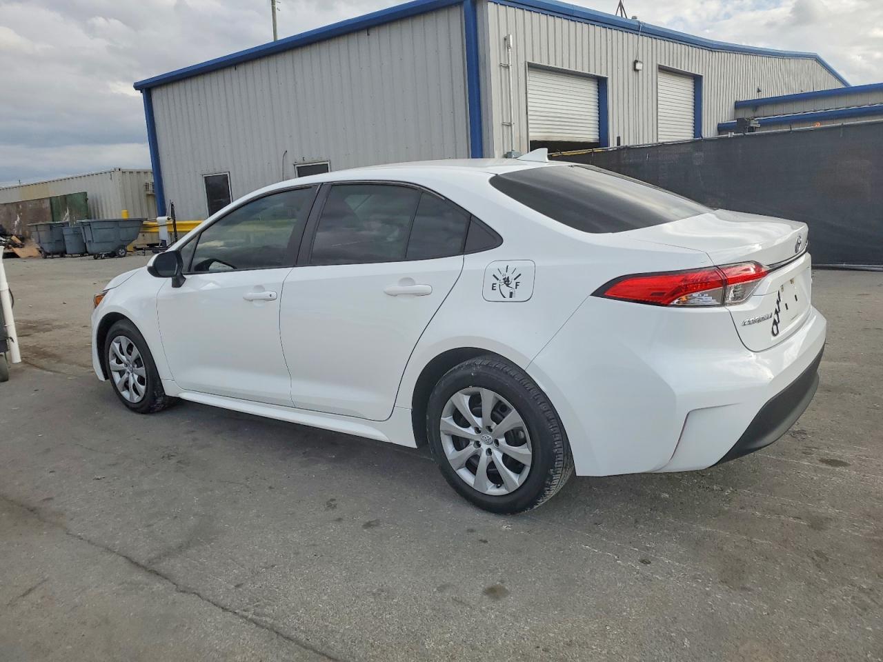 2023 TOYOTA COROLLA LE photo 2