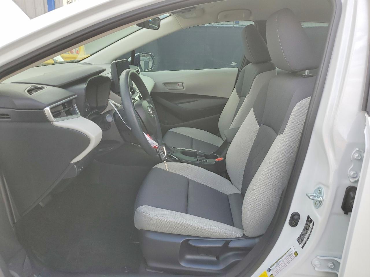 2023 TOYOTA COROLLA LE photo 7