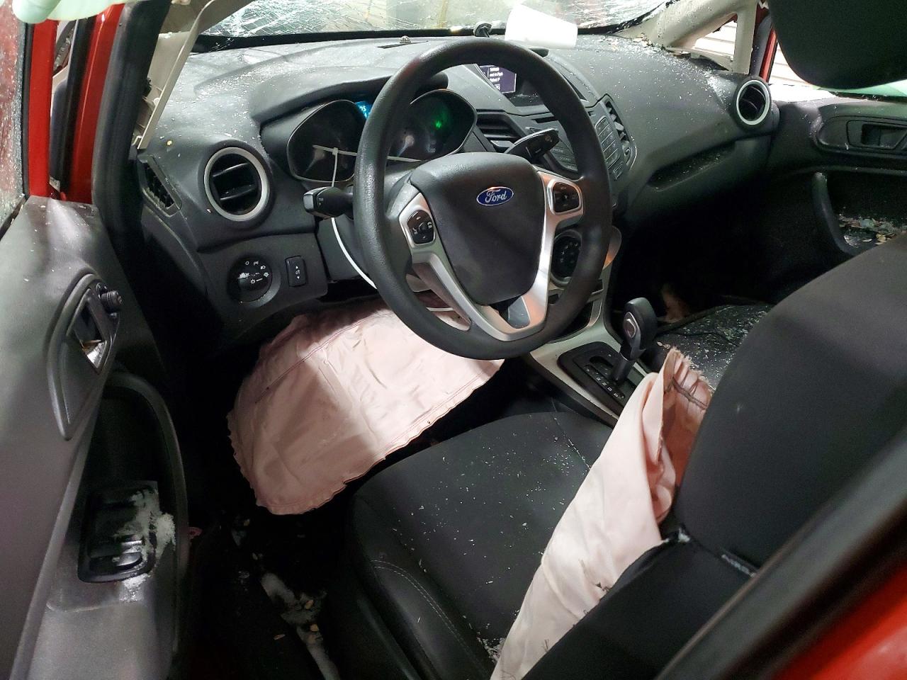 2019 FORD FIESTA SE photo 8
