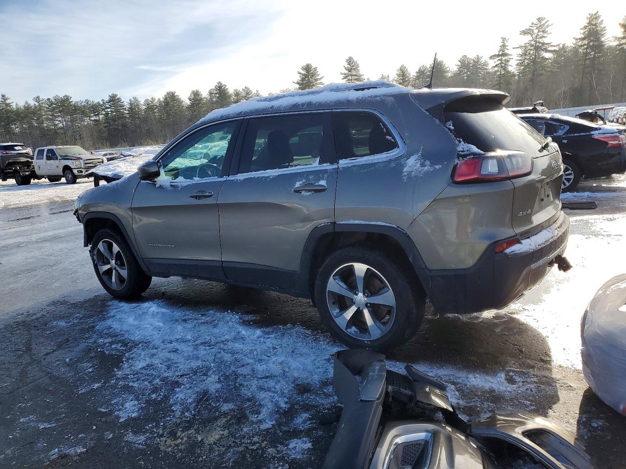 2019 JEEP CHEROKEE LIMITED photo 2