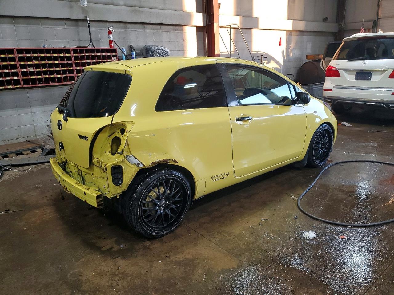 2010 TOYOTA YARIS photo 3