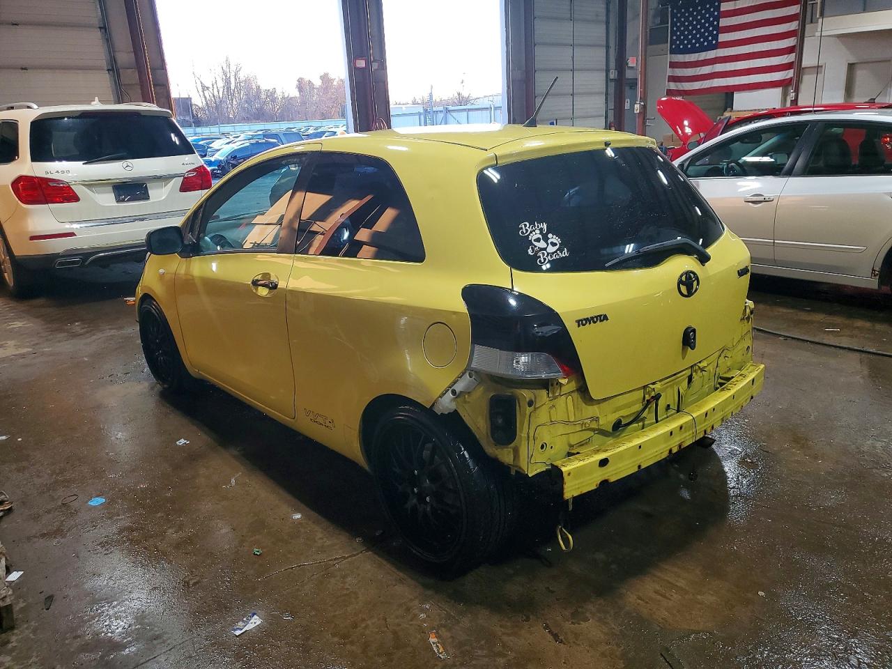 2010 TOYOTA YARIS photo 2
