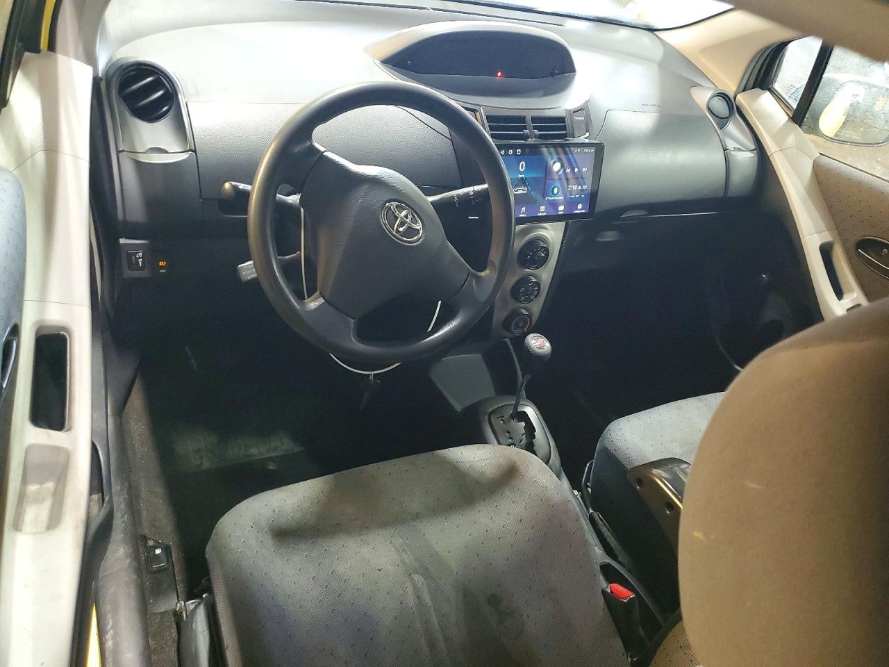 2010 TOYOTA YARIS photo 8