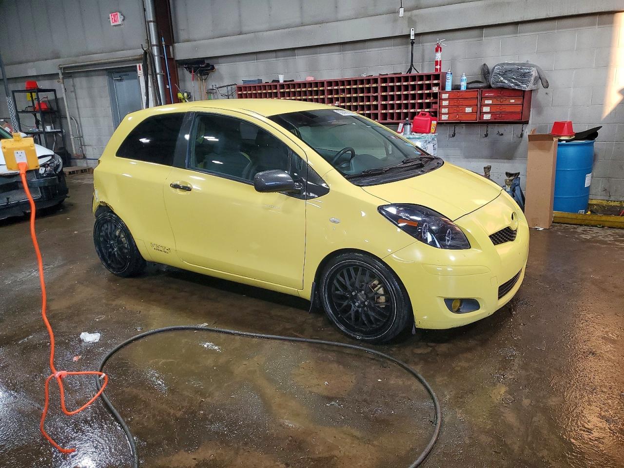 2010 TOYOTA YARIS photo 4