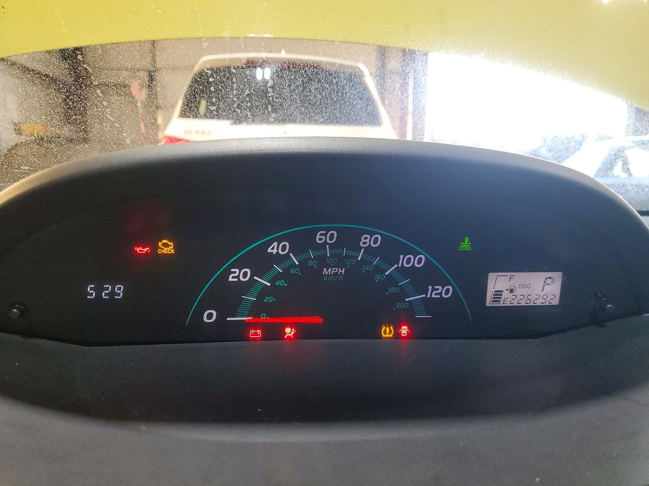 2010 TOYOTA YARIS photo 9