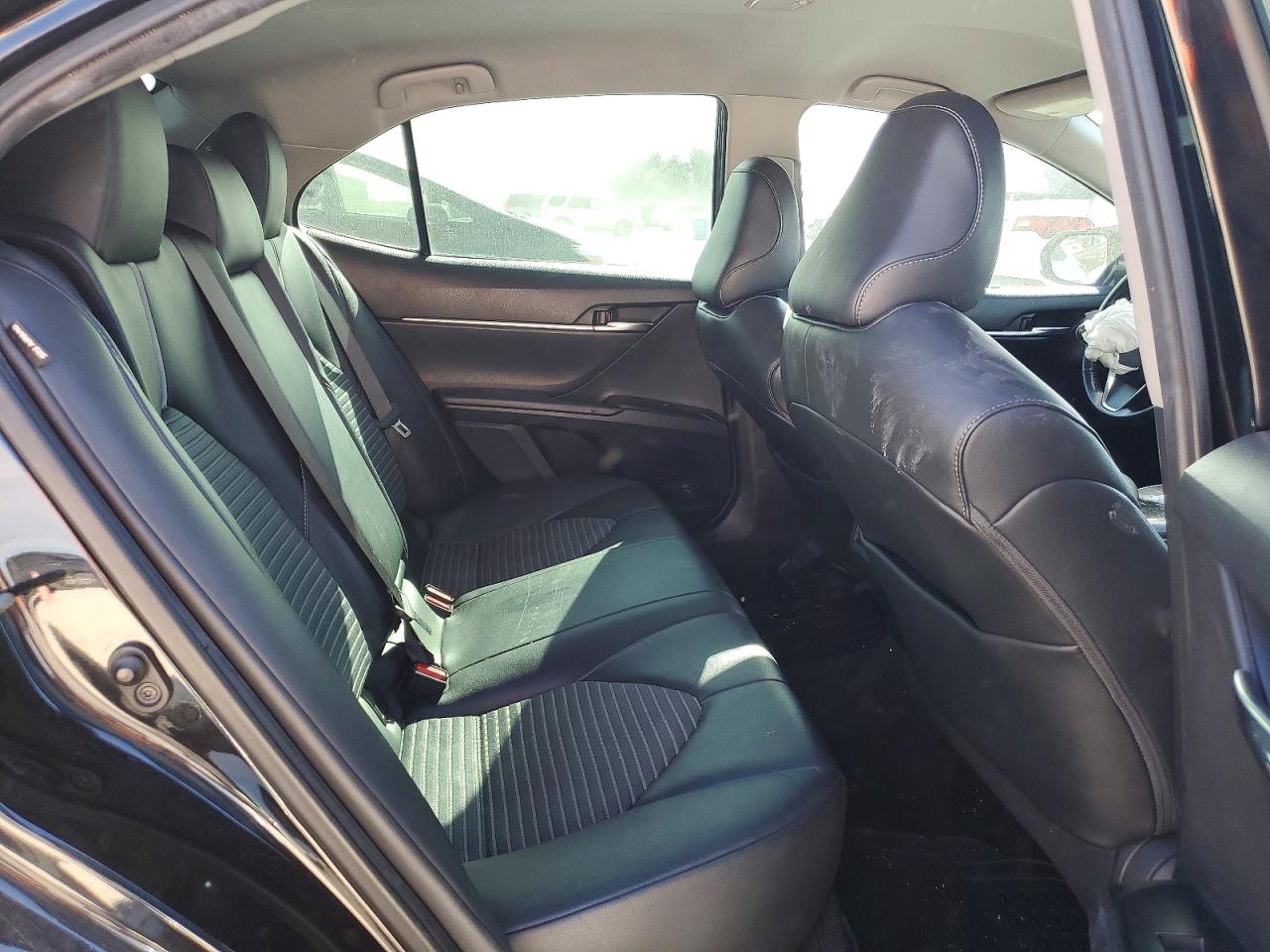 2020 TOYOTA CAMRY SE photo 19