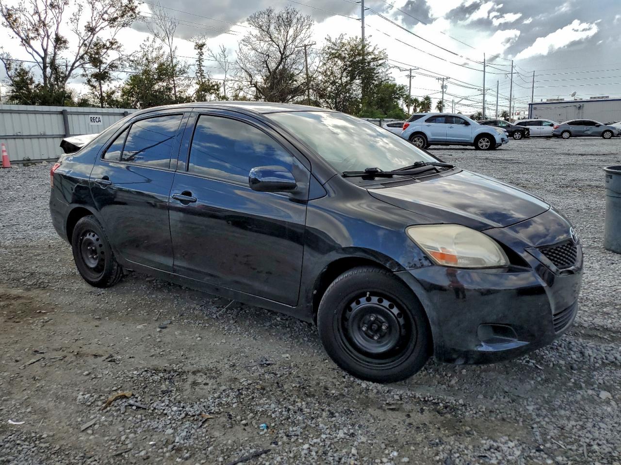 2012 TOYOTA YARIS photo 10