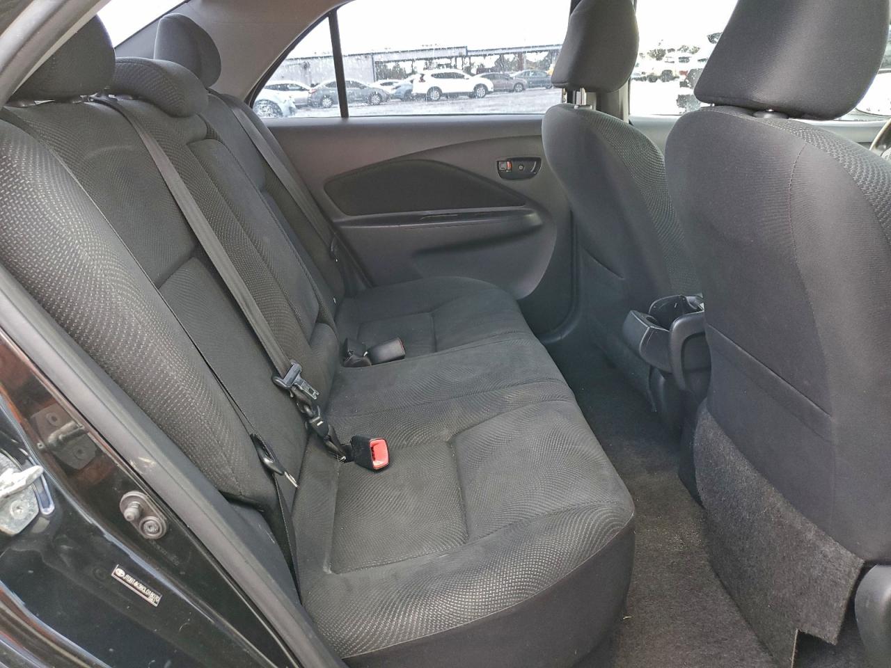 2012 TOYOTA YARIS photo 28