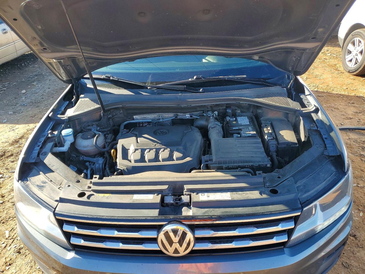 2020 VOLKSWAGEN TIGUAN SE photo 12
