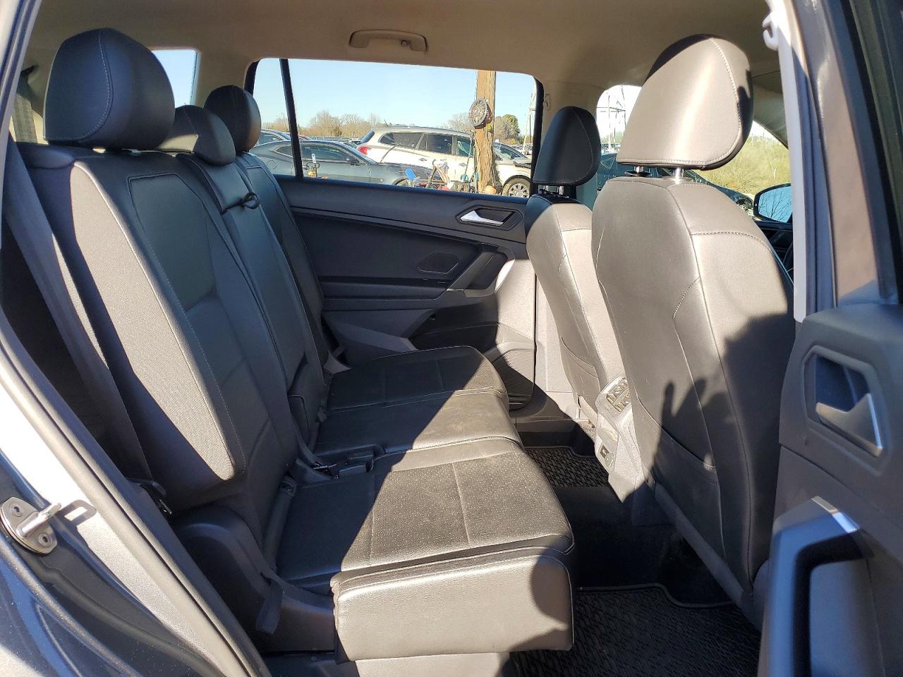 2020 VOLKSWAGEN TIGUAN SE photo 11