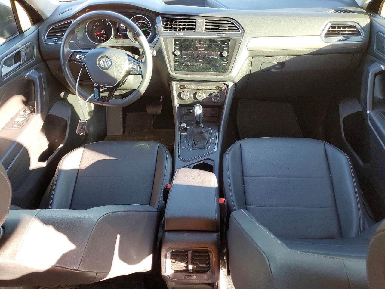 2020 VOLKSWAGEN TIGUAN SE photo 8