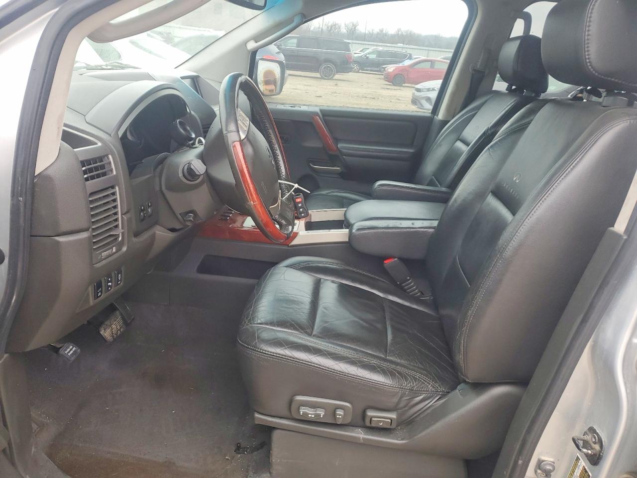 2007 INFINITI QX56 photo 13