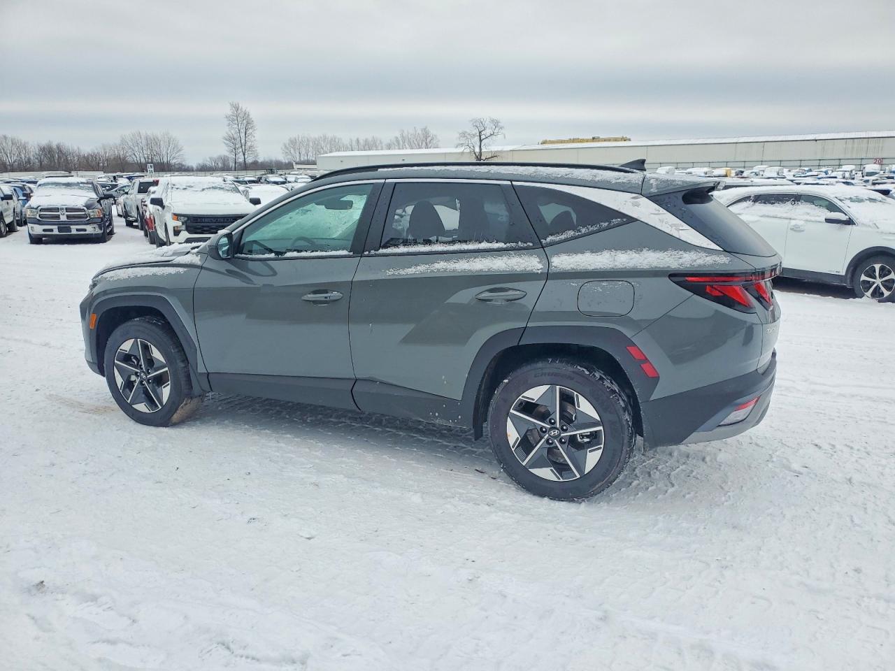 2026 HYUNDAI TUCSON SEL photo 4