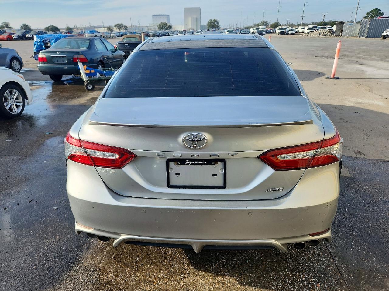 2018 TOYOTA CAMRY XSE photo 6