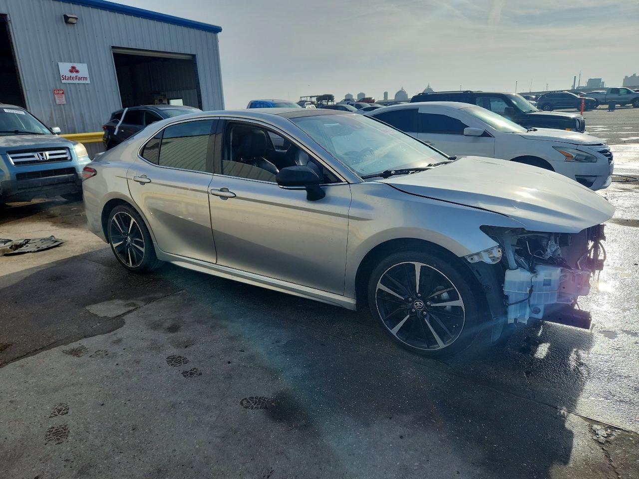 2018 TOYOTA CAMRY XSE photo 4