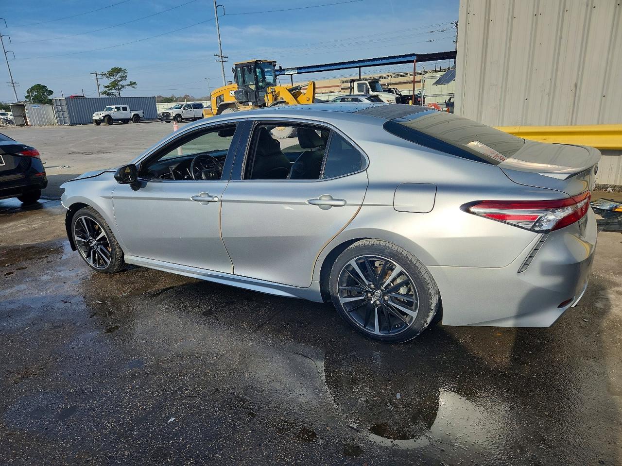 2018 TOYOTA CAMRY XSE photo 2