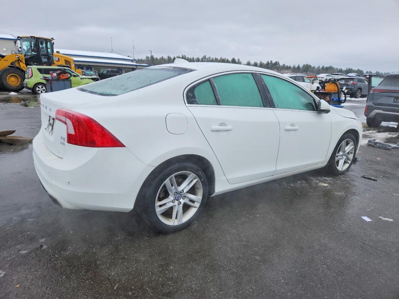 2015 VOLVO S60 PREMIER+ photo 3
