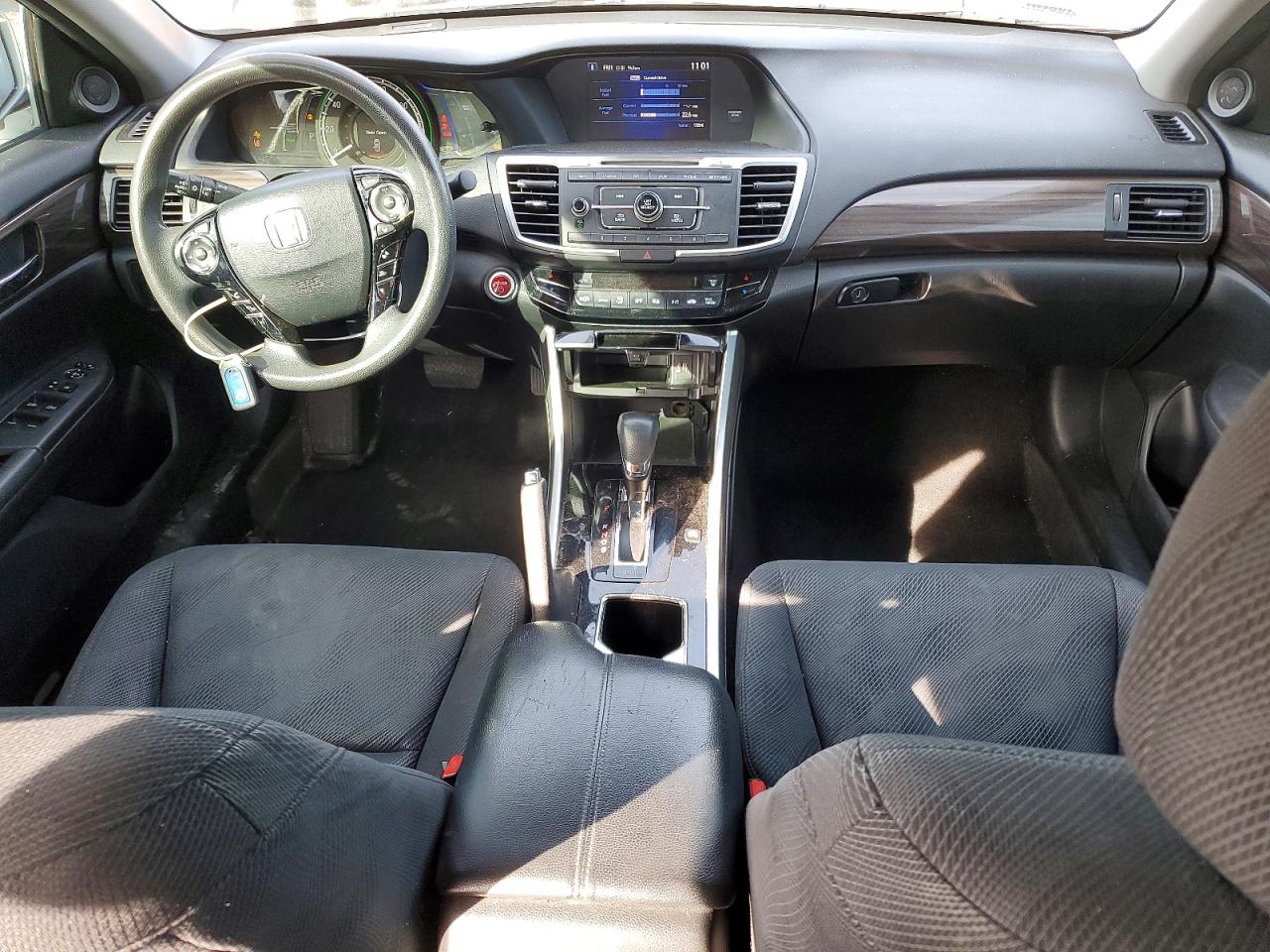 2017 HONDA ACCORD HYBRID photo 8