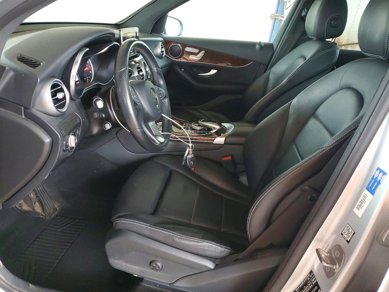 2017 MERCEDES-BENZ GLC 300 photo 7