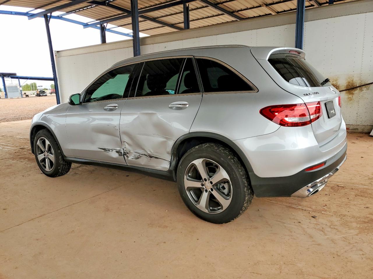 2017 MERCEDES-BENZ GLC 300 photo 2
