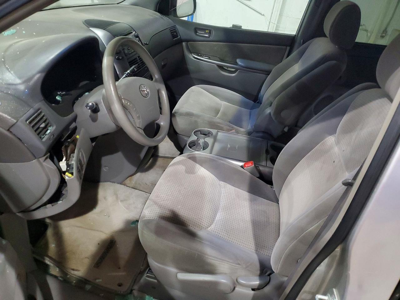 2007 TOYOTA SIENNA CE photo 13