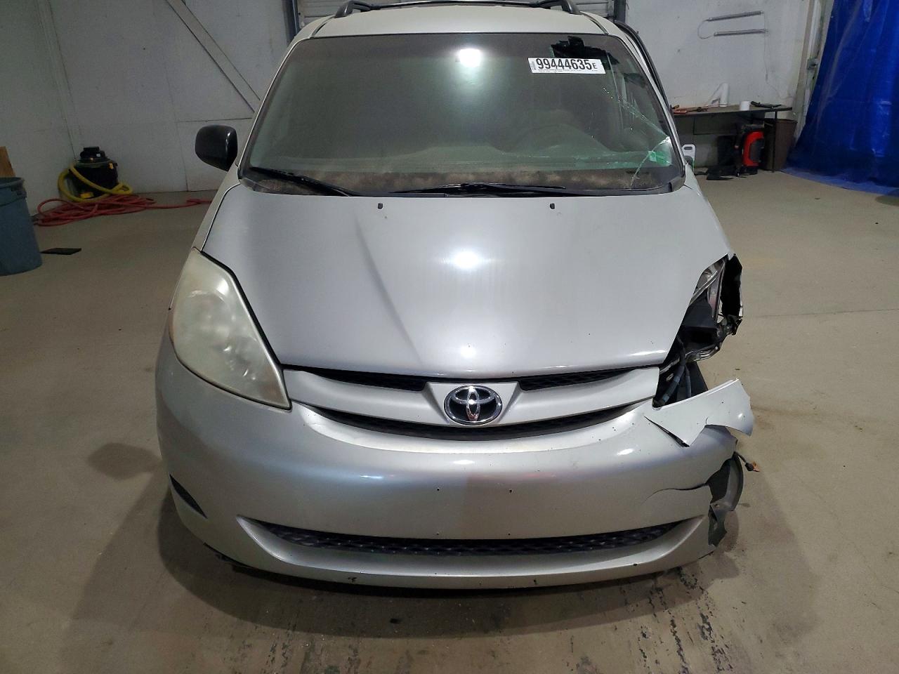 2007 TOYOTA SIENNA CE photo 9