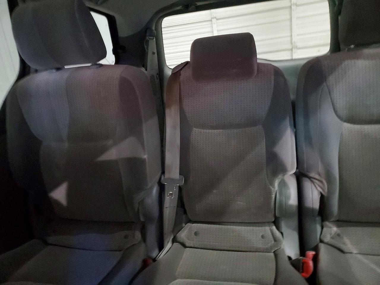 2007 TOYOTA SIENNA CE photo 19