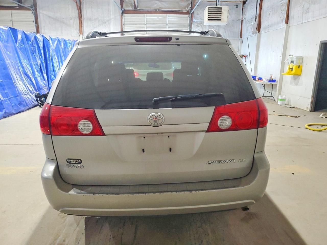 2007 TOYOTA SIENNA CE photo 11