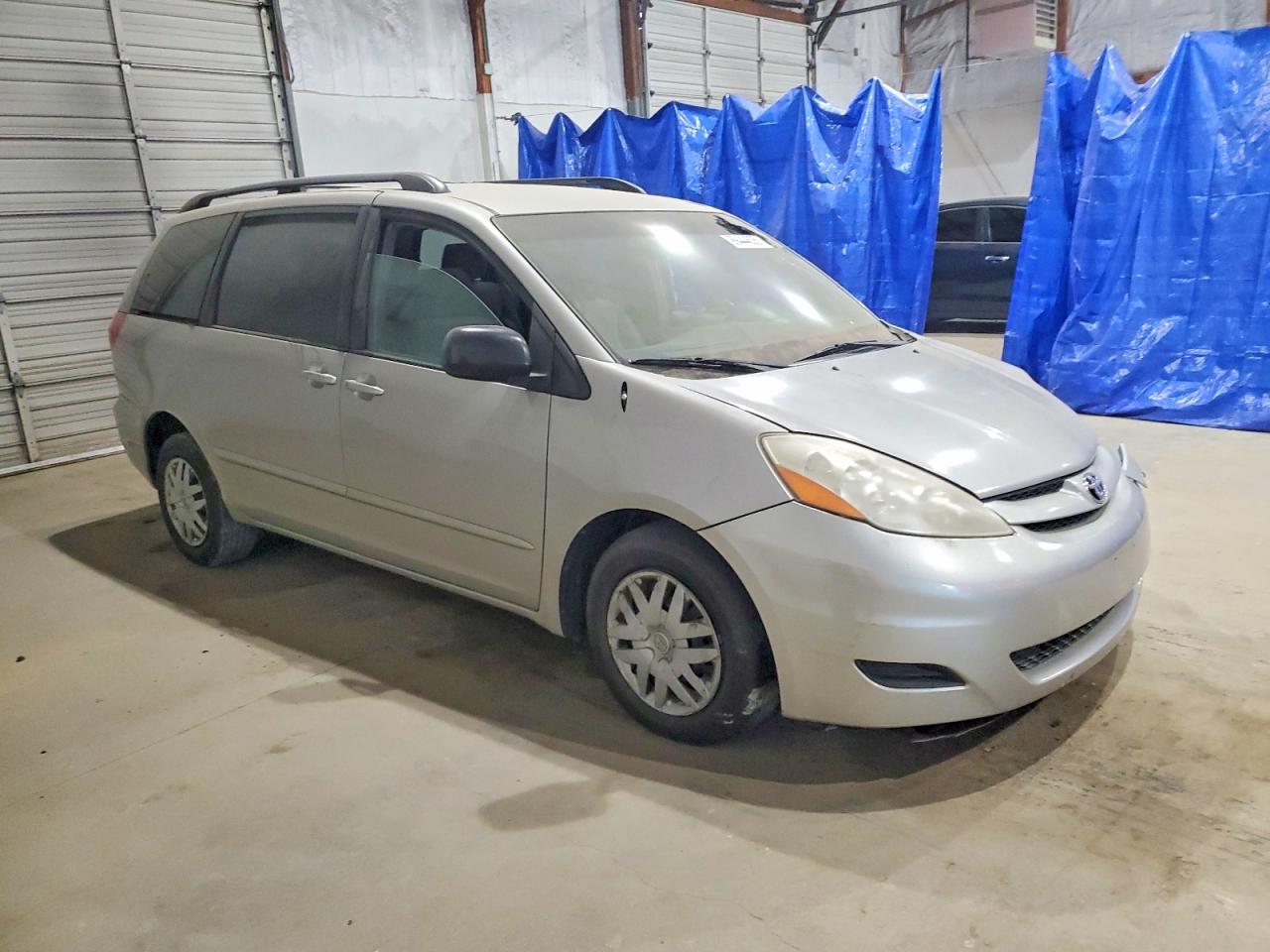 2007 TOYOTA SIENNA CE photo 7
