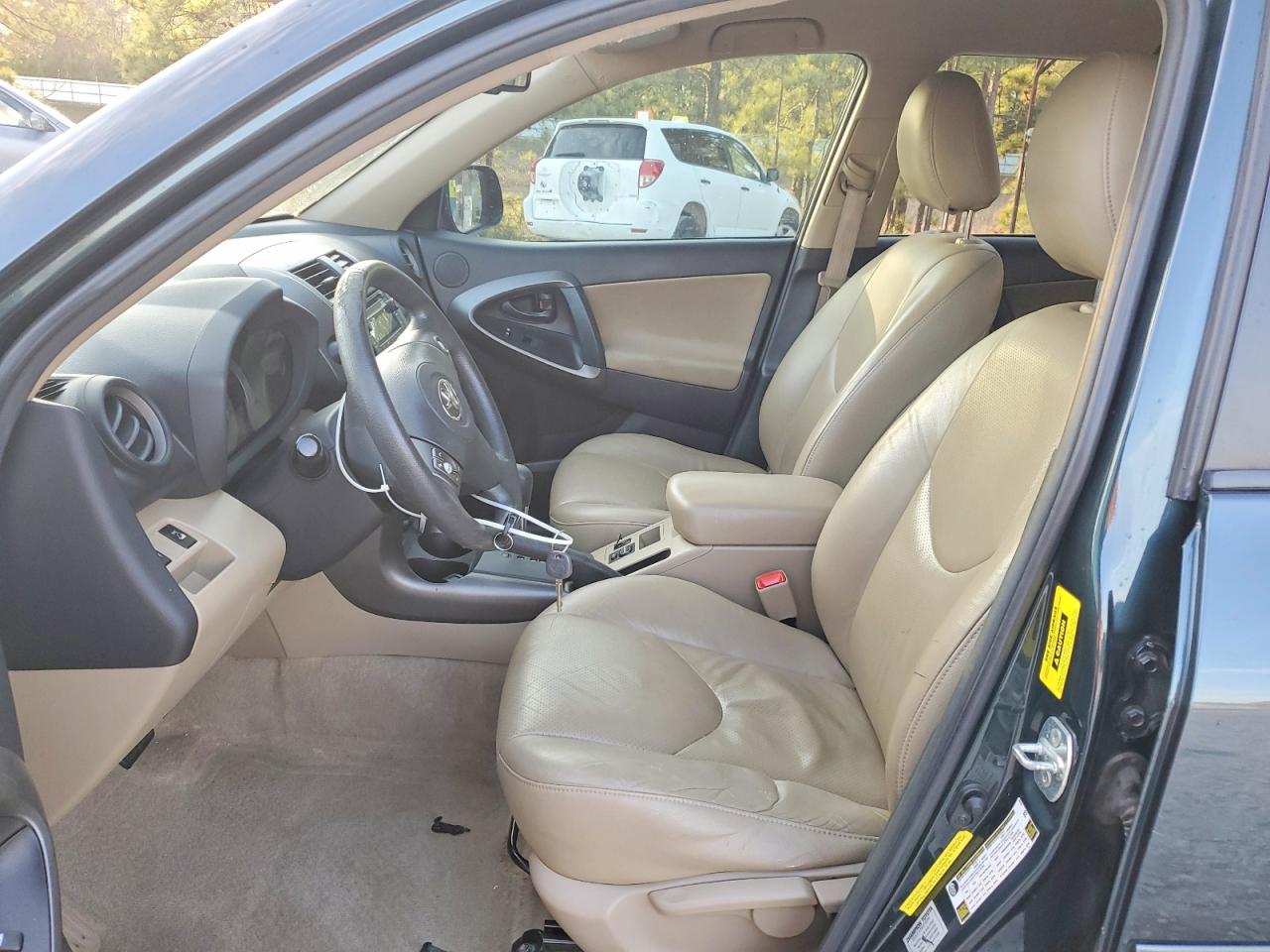 2012 TOYOTA RAV4 photo 7