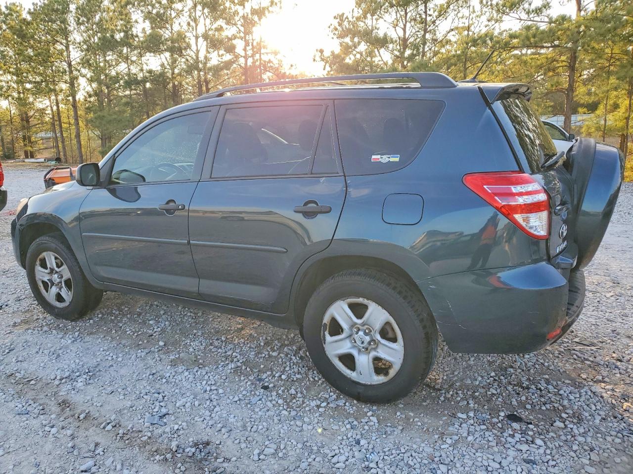 2012 TOYOTA RAV4 photo 2