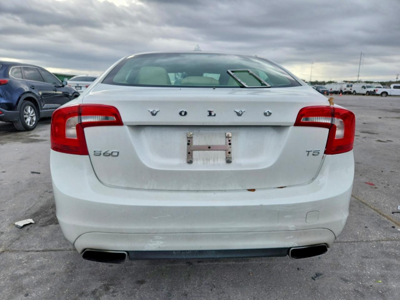 2014 VOLVO S60 T5 photo 6
