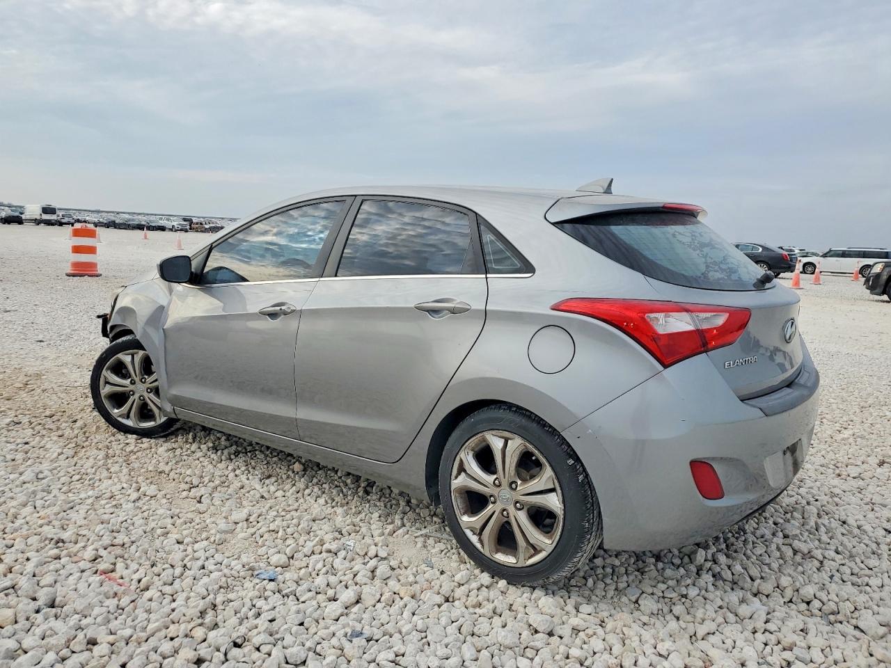 2013 HYUNDAI ELANTRA GT photo 3