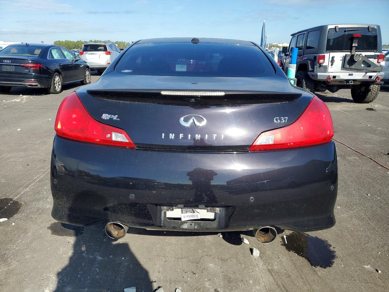 2012 INFINITI G37 BASE photo 6