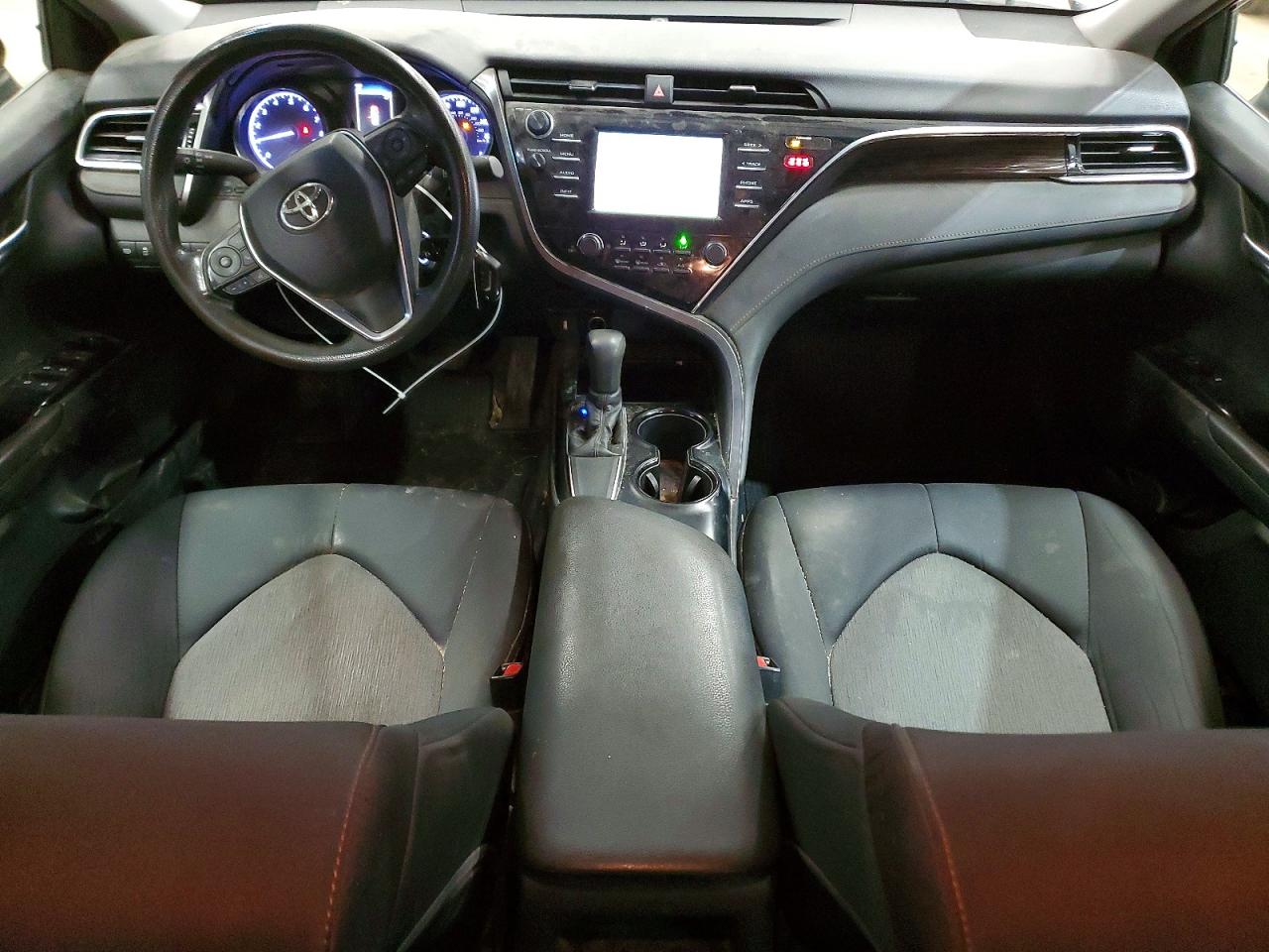 2018 TOYOTA CAMRY L photo 8