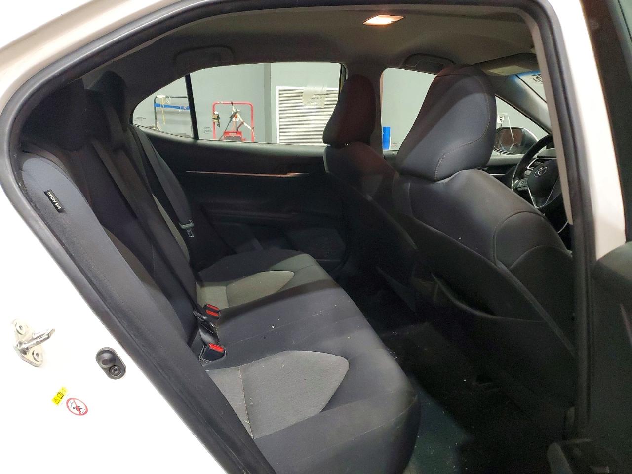 2018 TOYOTA CAMRY L photo 10
