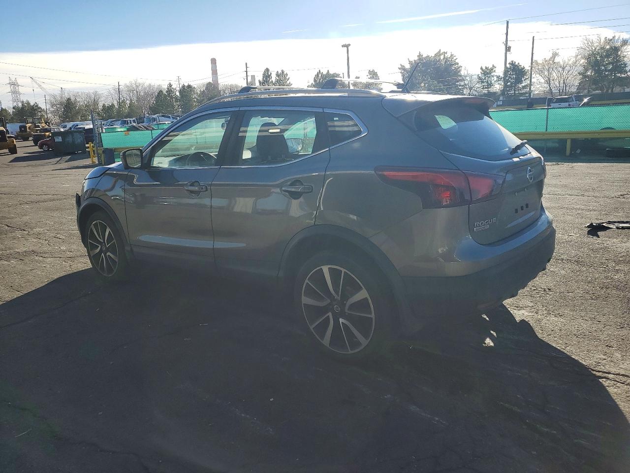 2018 NISSAN ROGUE SPORT S photo 2