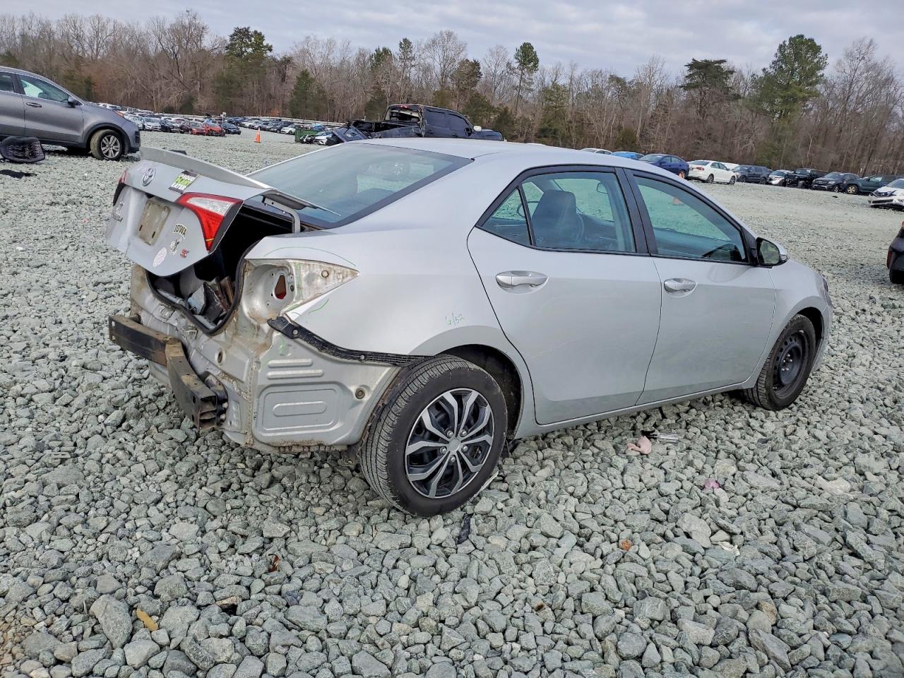2015 TOYOTA COROLLA L photo 3