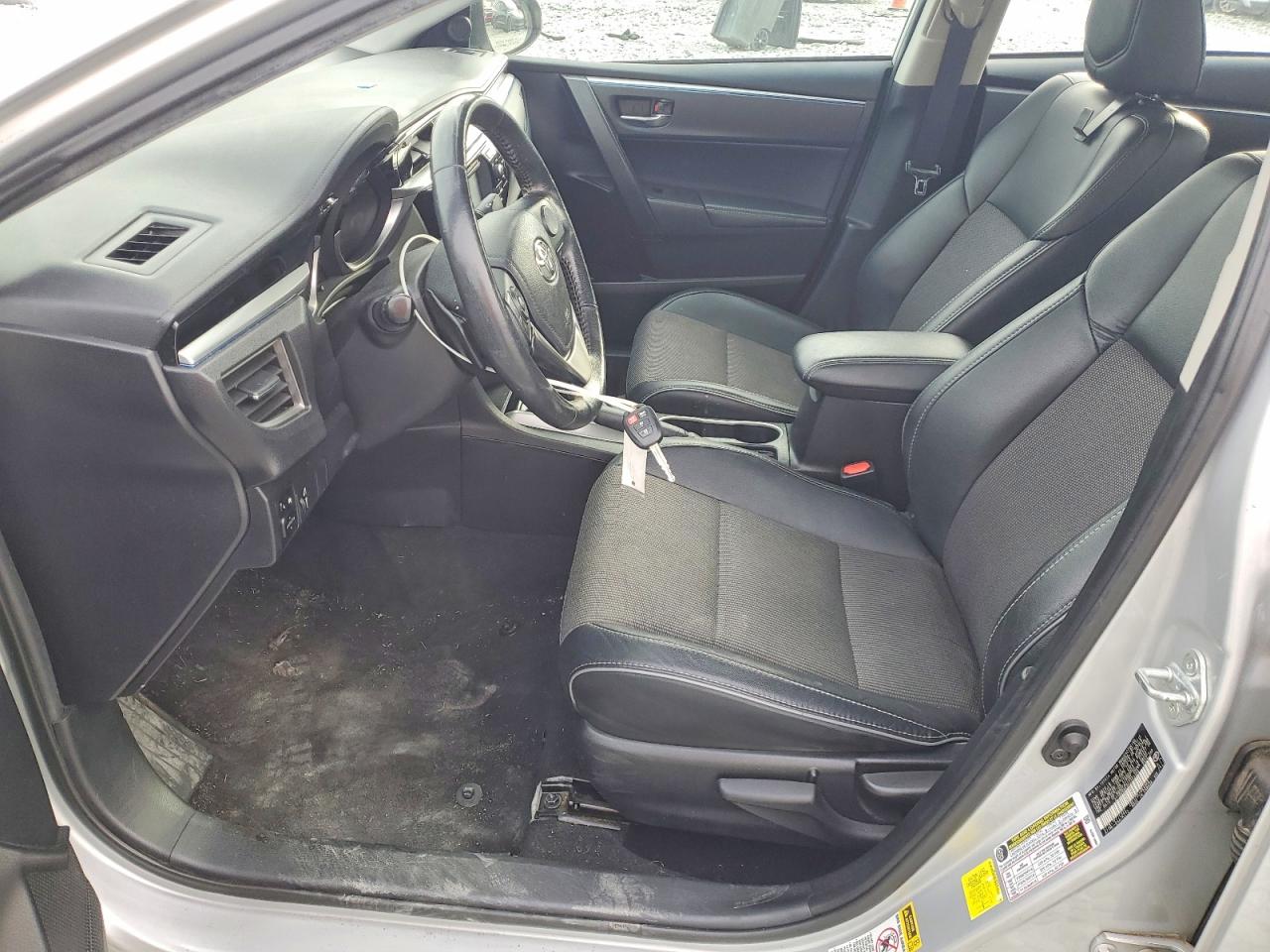 2015 TOYOTA COROLLA L photo 7