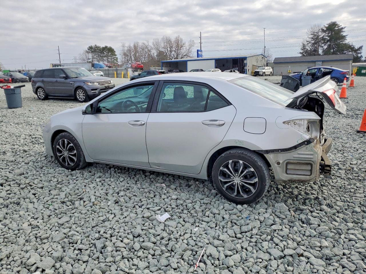 2015 TOYOTA COROLLA L photo 2