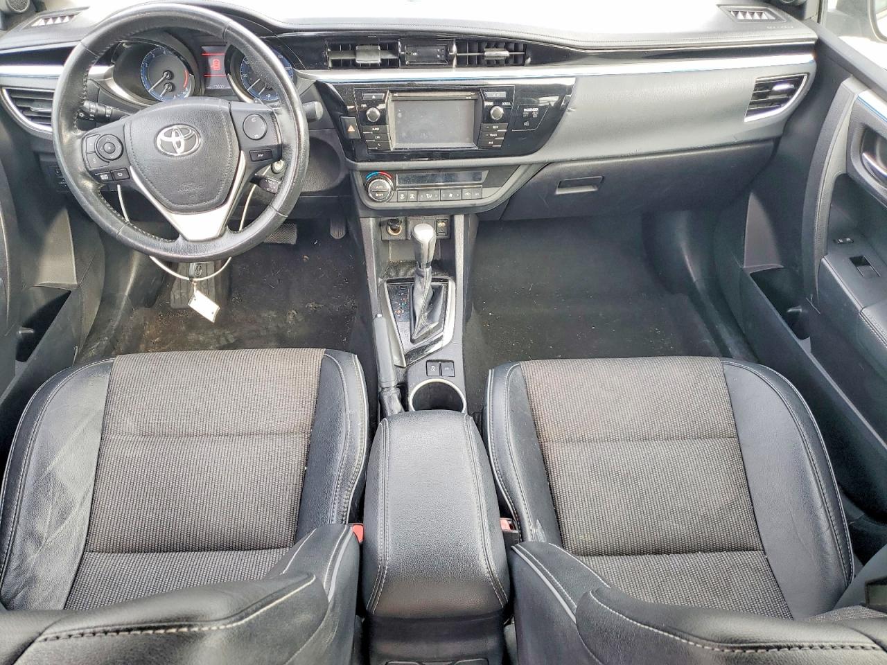 2015 TOYOTA COROLLA L photo 8