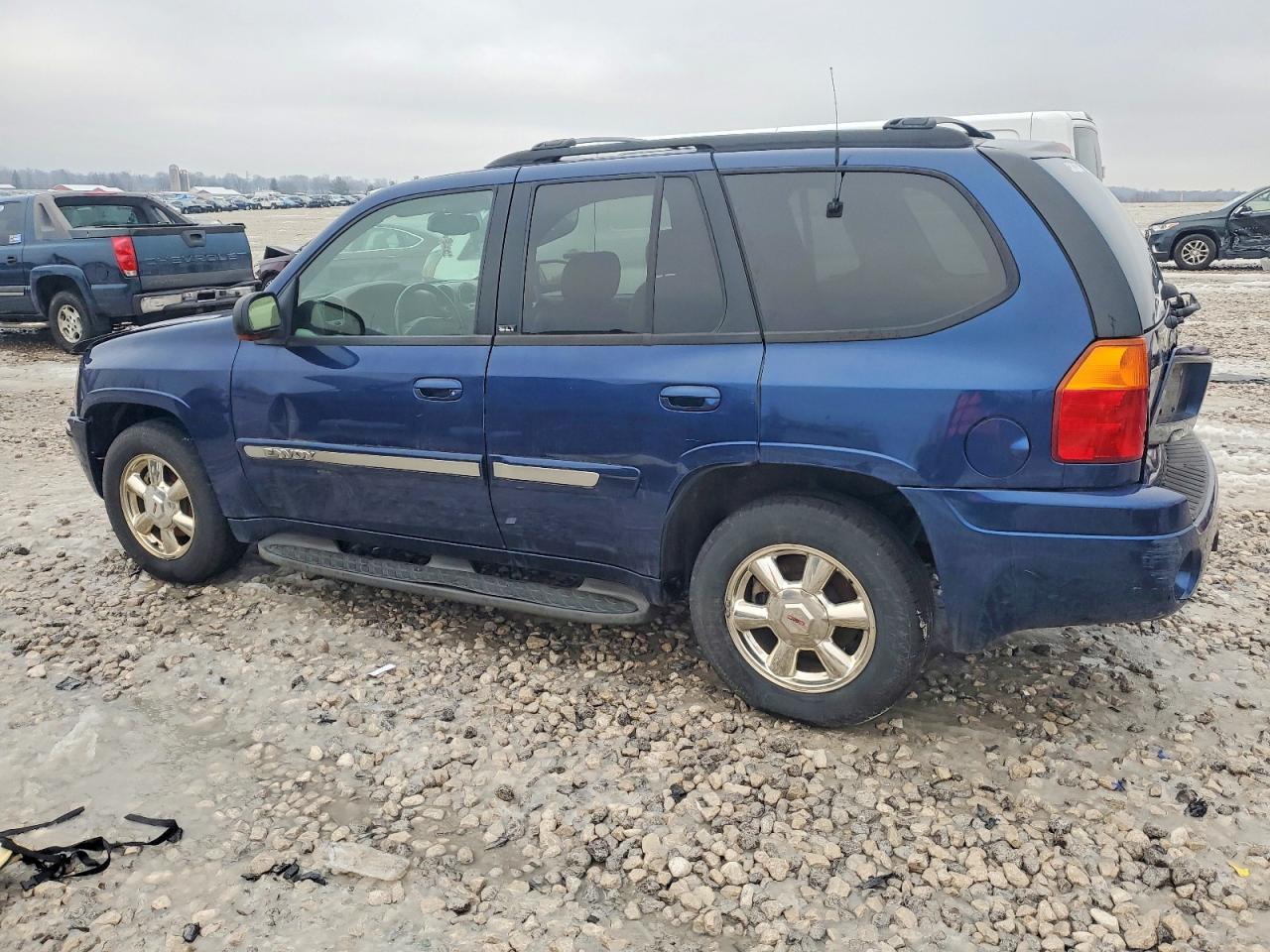 2002 GMC ENVOY photo 2
