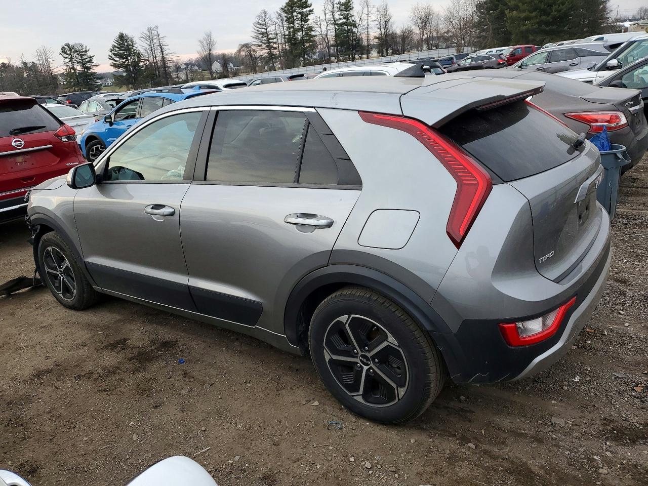 2023 KIA NIRO LX photo 2
