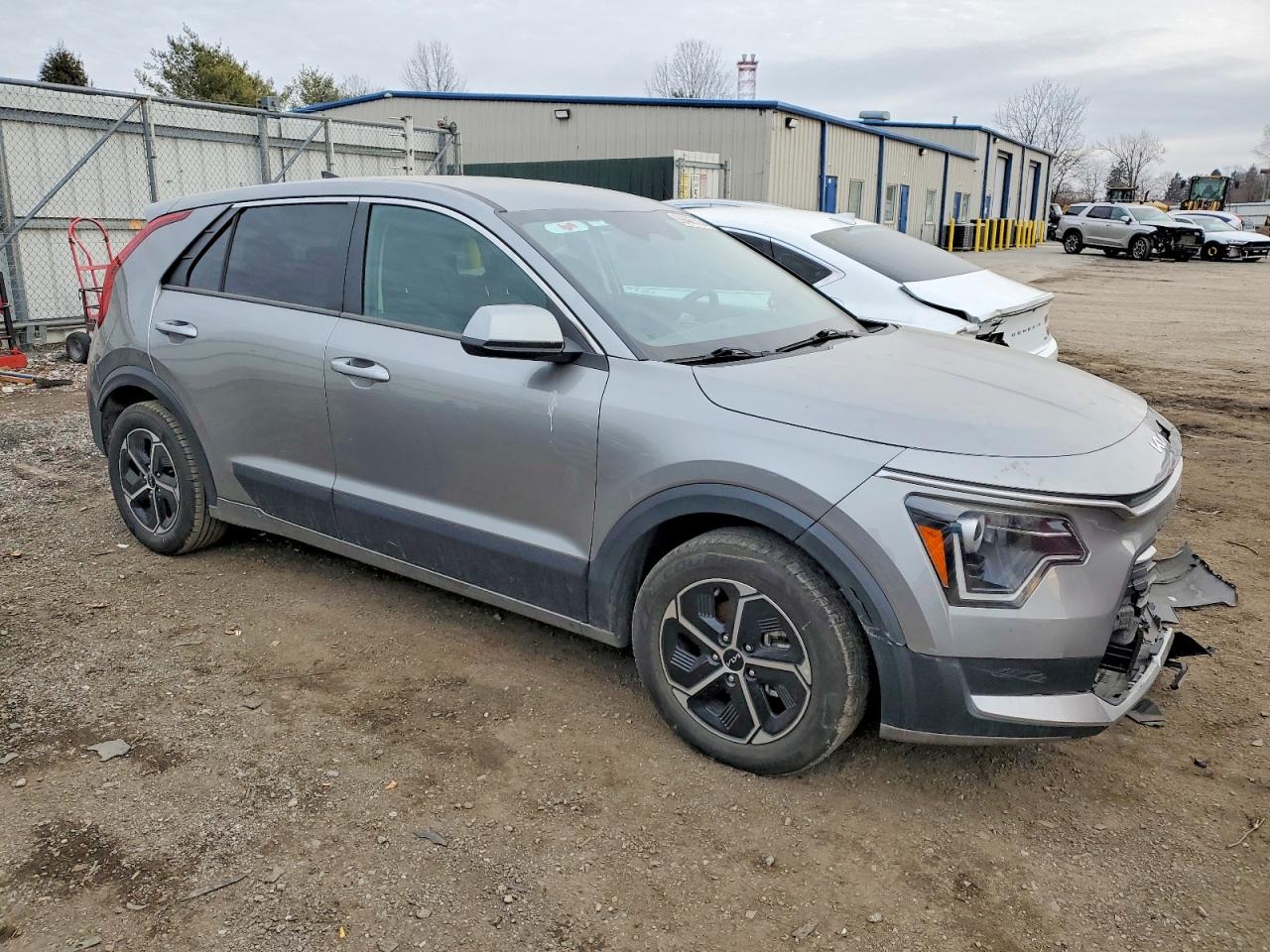 2023 KIA NIRO LX photo 4