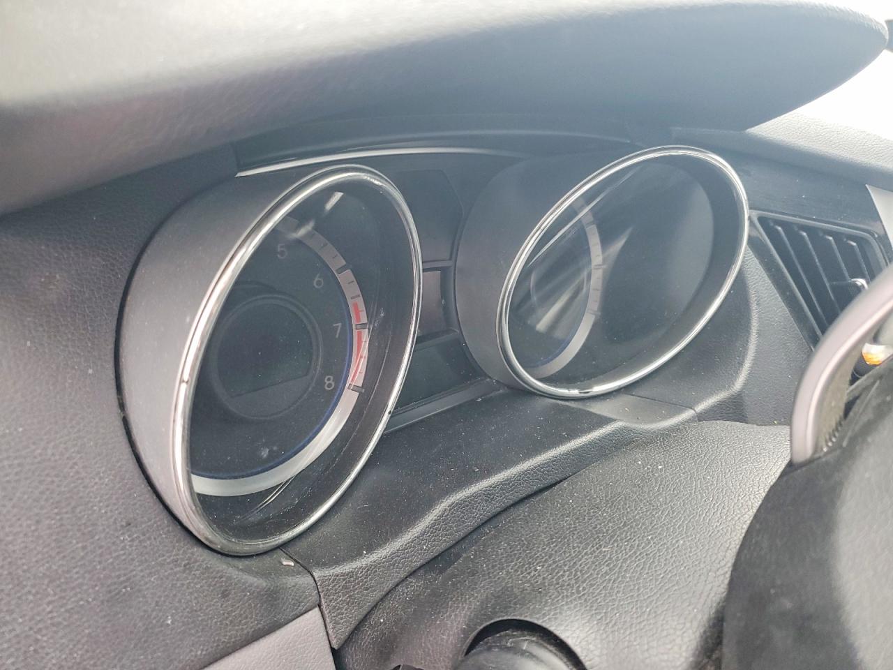 2013 HYUNDAI SONATA SE photo 9