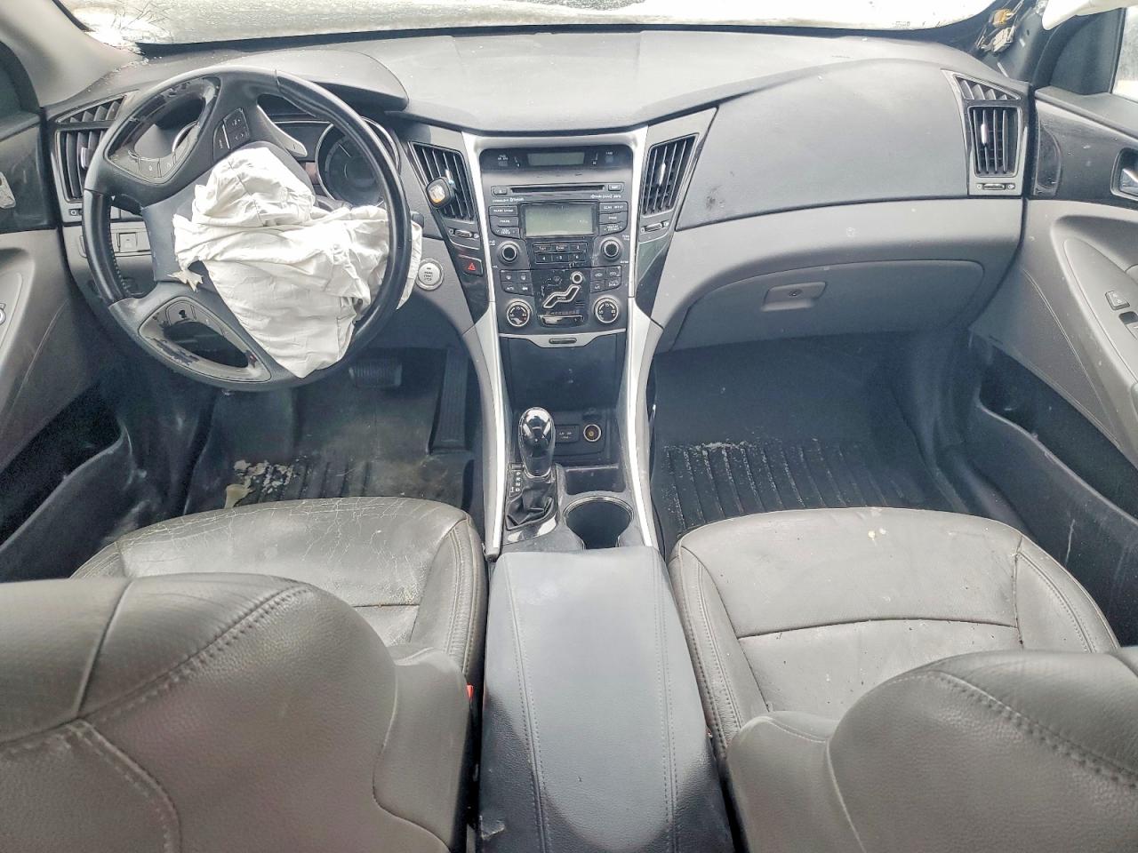 2013 HYUNDAI SONATA SE photo 8