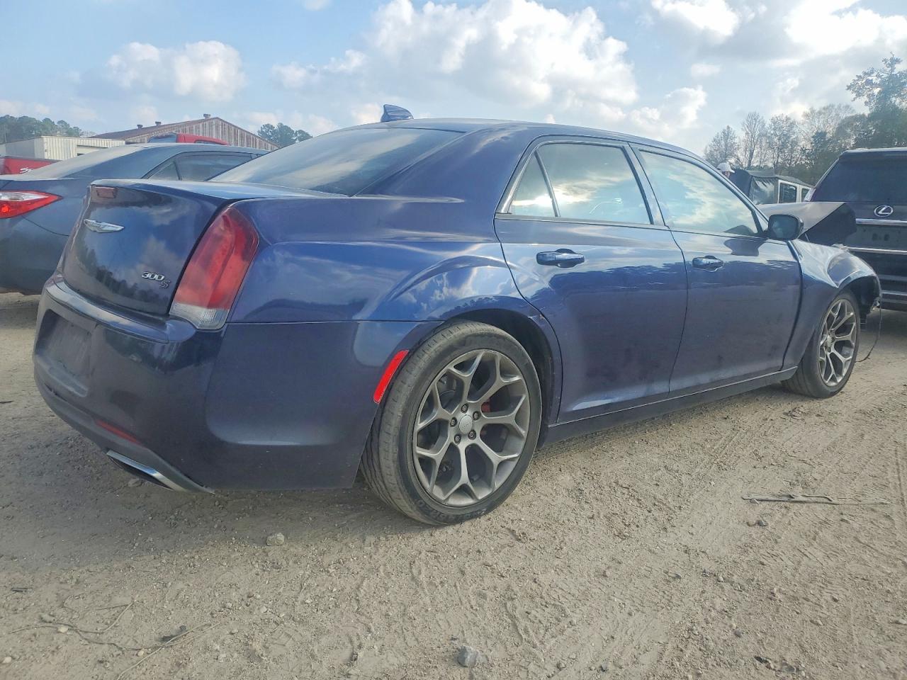 2015 CHRYSLER 300 S photo 3
