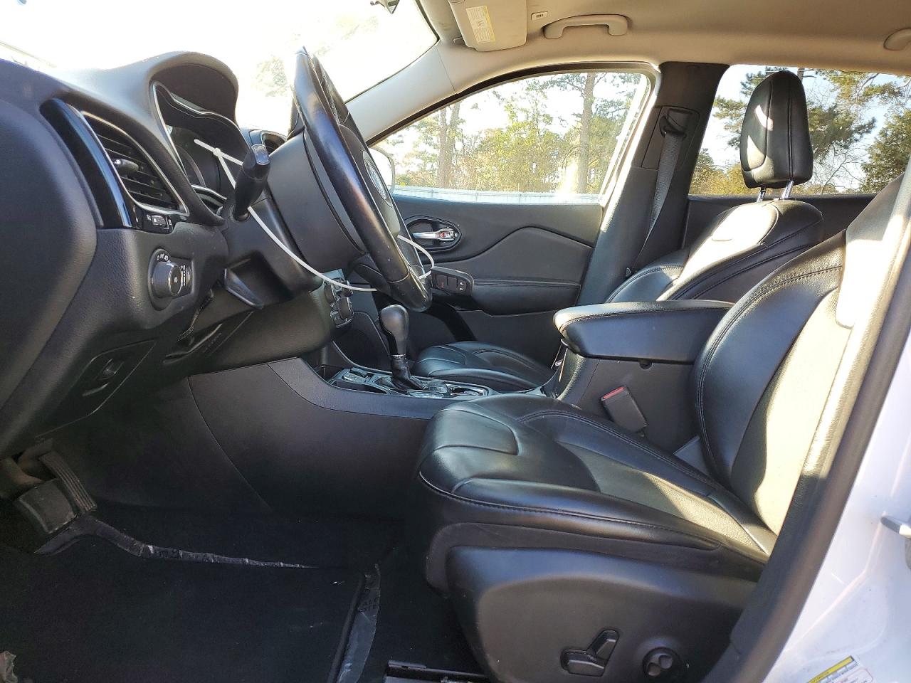 2019 JEEP CHEROKEE LATITUDE PLUS photo 7
