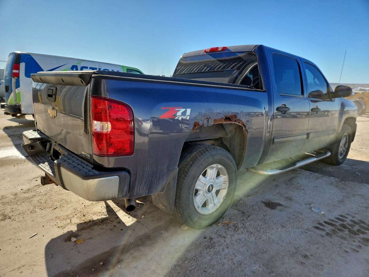 2010 CHEVROLET SILVERADO K1500 LT photo 3